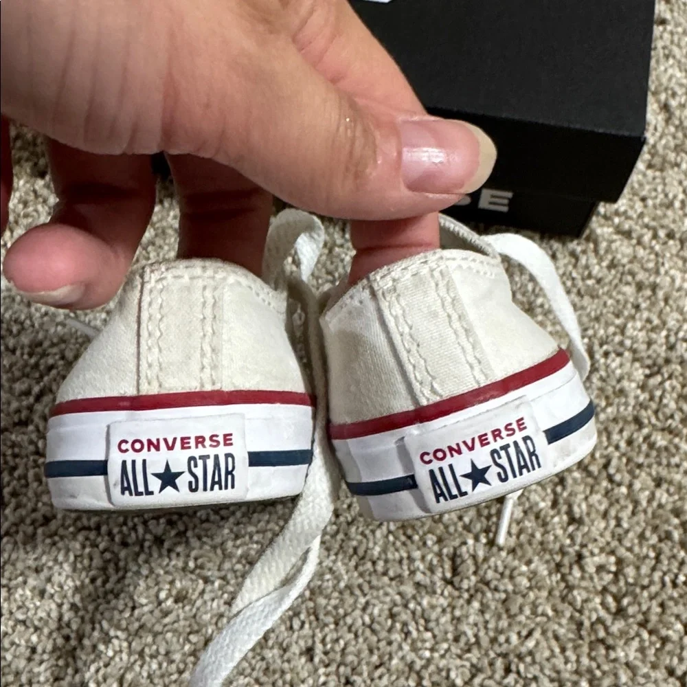 Size 5 Toddler Girl’s White Low Top Converse Shoes with Box